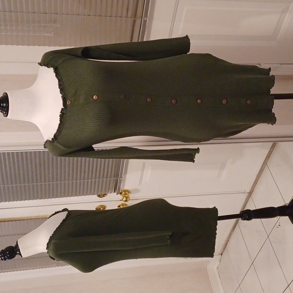 4/$60 Green Ribbed Dress - Size S/M - Picture 1 of 5